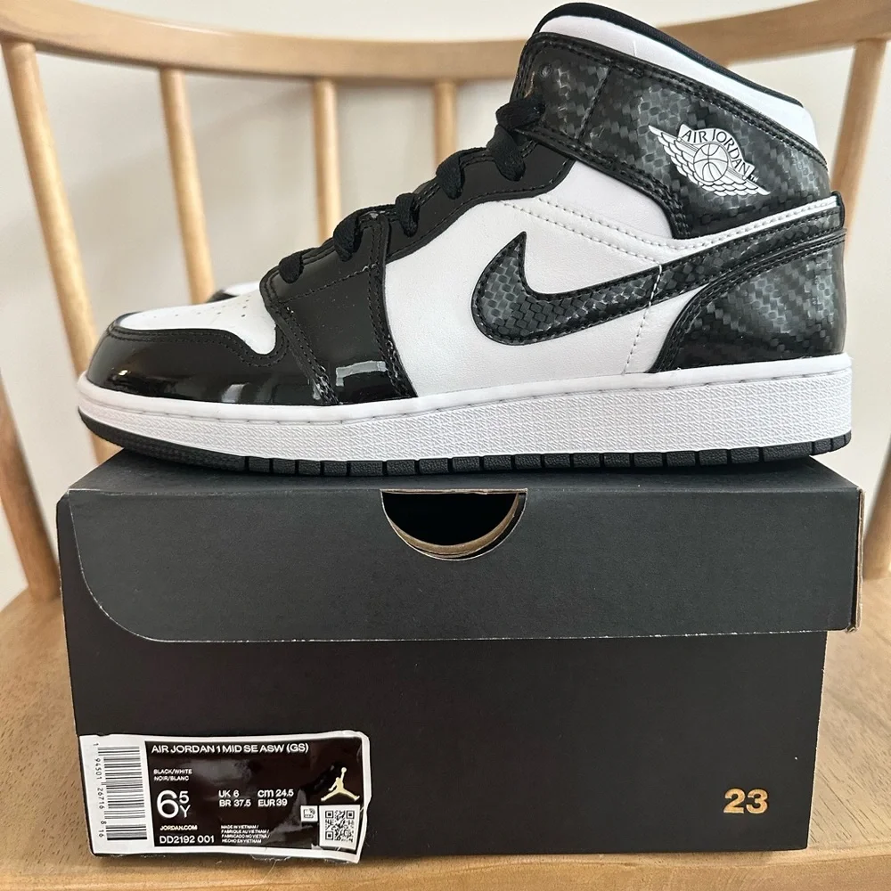 Jordan 1 - Picture 1 of 1